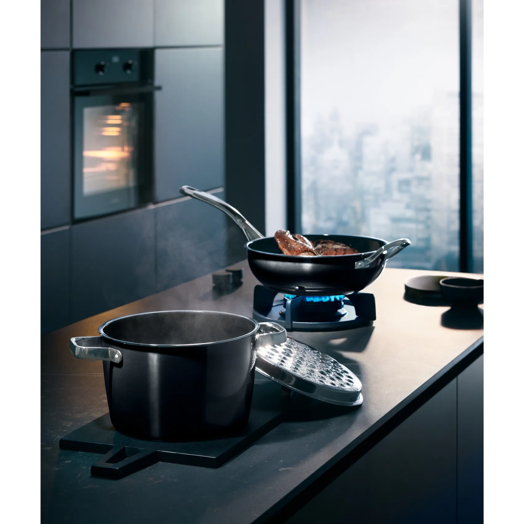 WMF Bratentöpfe|Fusiontec Aromatic Bratentopf mit Deckel, 22 cm, Black
