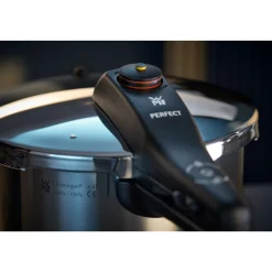 WMF Schnellkochtöpfe|Induktionstöpfe|Perfect One Pot Schnellkochtopf mit Dampfgareinsatz, 22 cm, 6,5 Liter